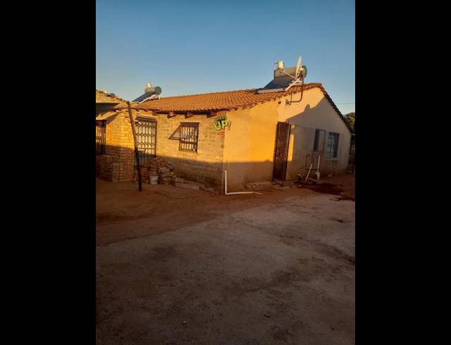 2 BEDROOM HOUSE FOR SALE IN LEHAE